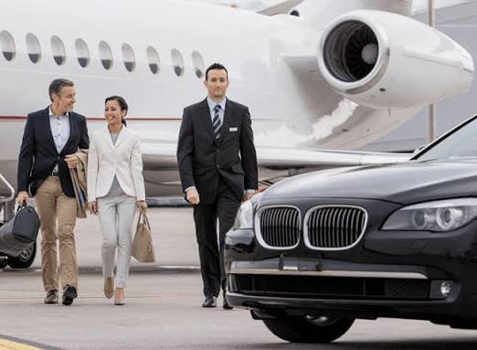 corporate Pearson Airport limo service for business travel